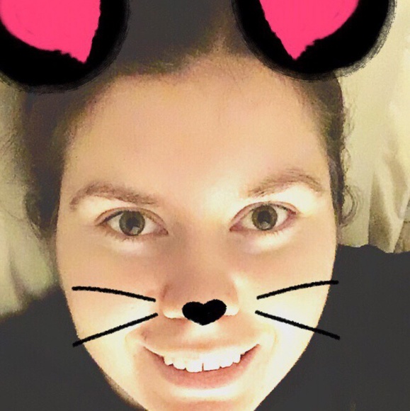 Meet your Posher, Jocelyn! - Picture 2 of 4